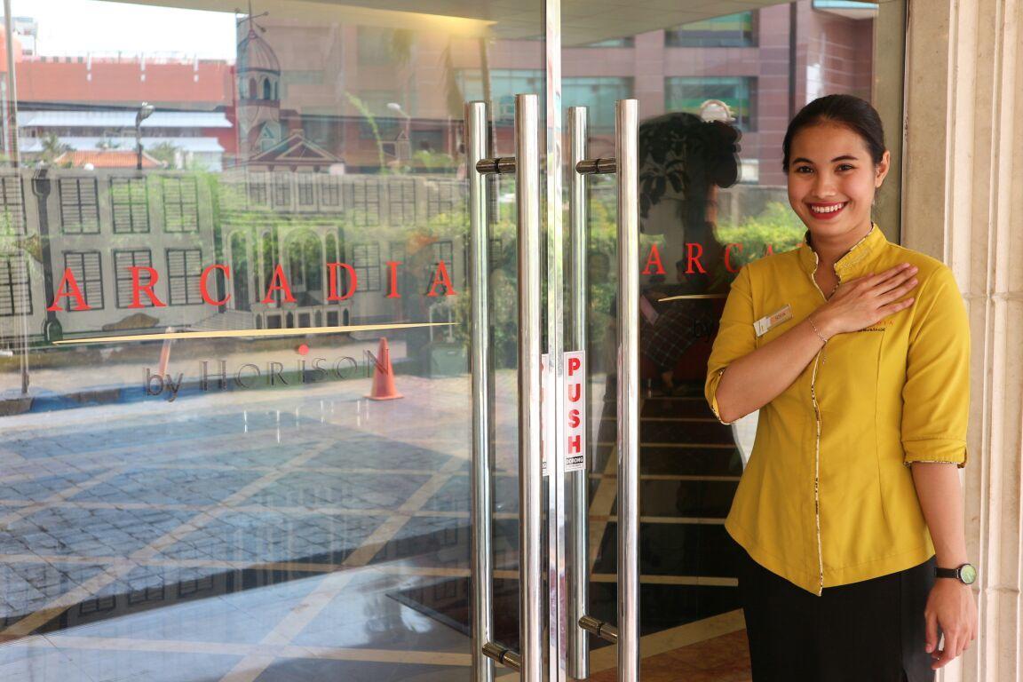 Hotel Horison Arcadia Mangga Dua Jakarta Exterior foto